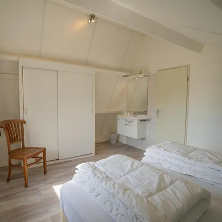 Дом отдыха Hoogelandt 136 En 136a *